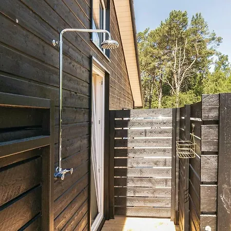 Three-bedroom In Feriehus Neksø