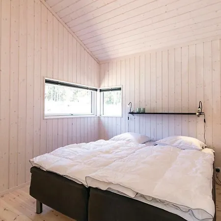 Three-bedroom In Neksø